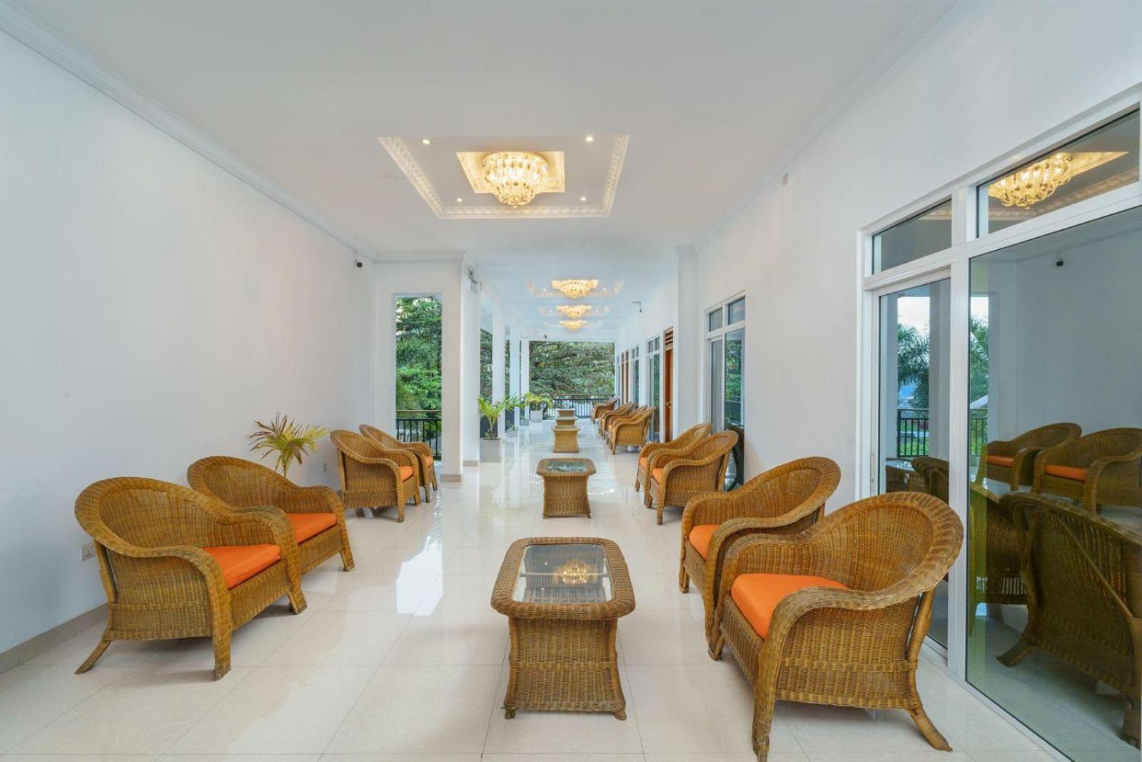 Hotel Travellers Nest Канди Экстерьер фото