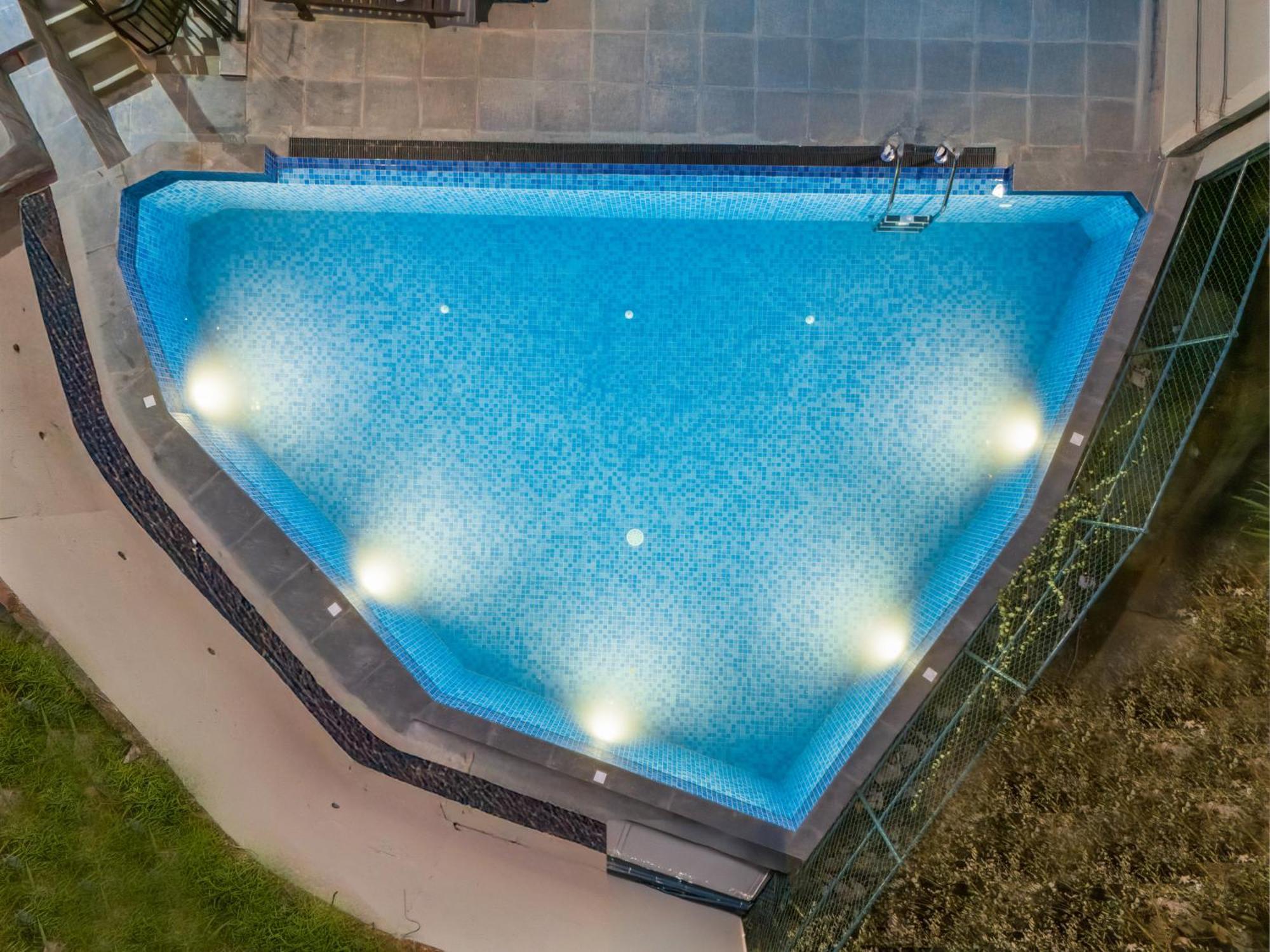 Hotel Travellers Nest Канди Экстерьер фото
